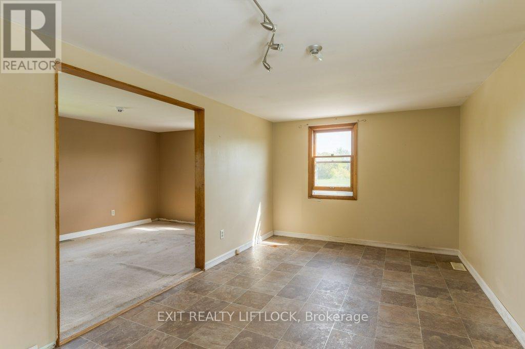 194 County Rd 10, Cavan Monaghan (Cavan Twp), ON - Indoor Photo Showing Other Room