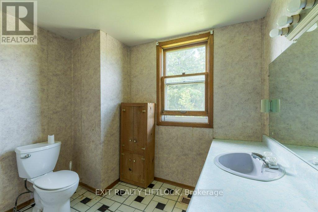 194 County Rd 10, Cavan Monaghan (Cavan Twp), ON - Indoor Photo Showing Bathroom