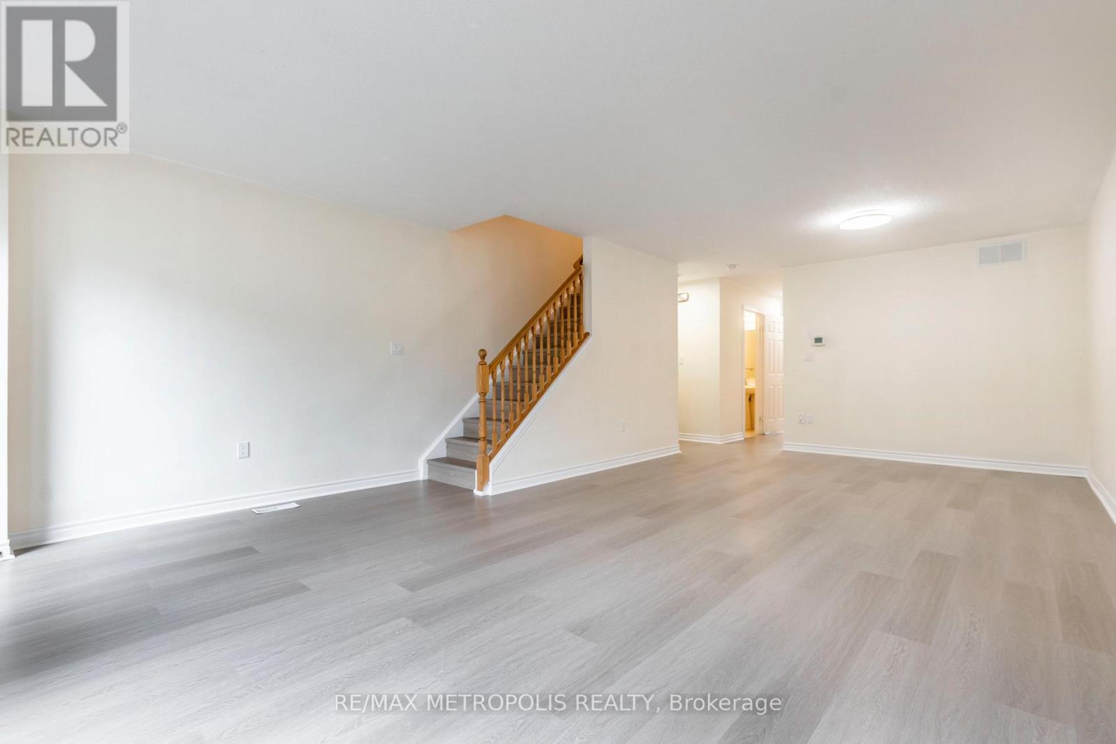 C15 - 619 Wild Ginger Avenue, Waterloo, ON - Indoor Photo Showing Other Room