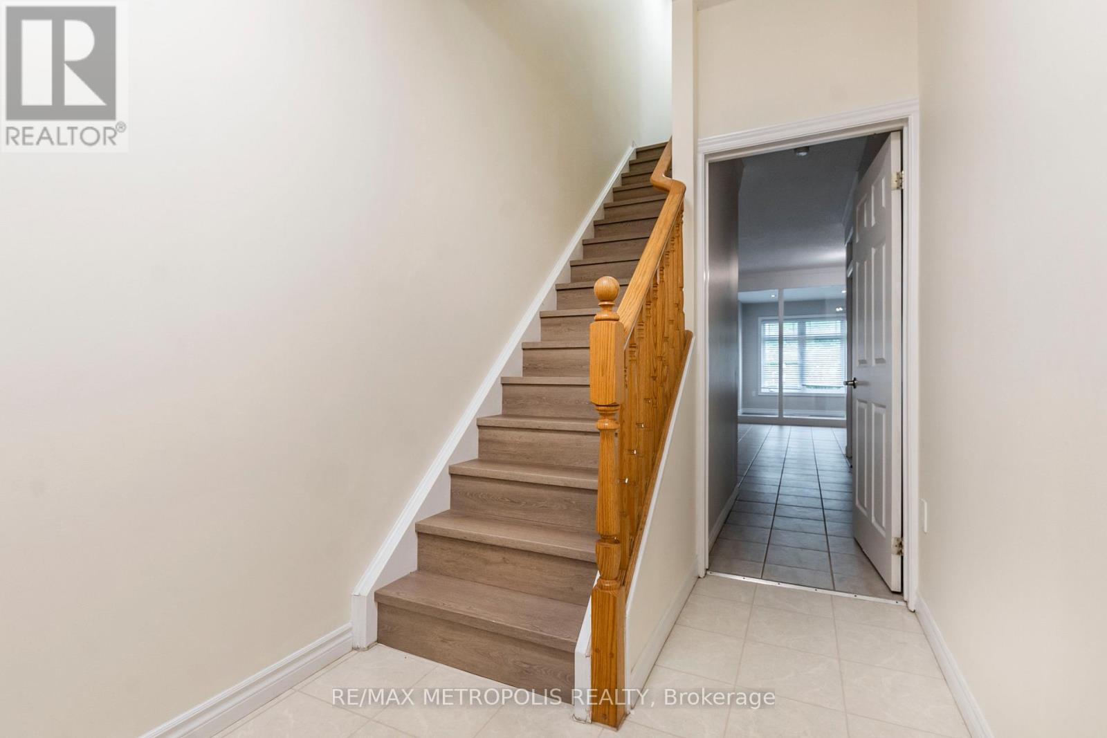 C15 - 619 Wild Ginger Avenue, Waterloo, ON - Indoor Photo Showing Other Room