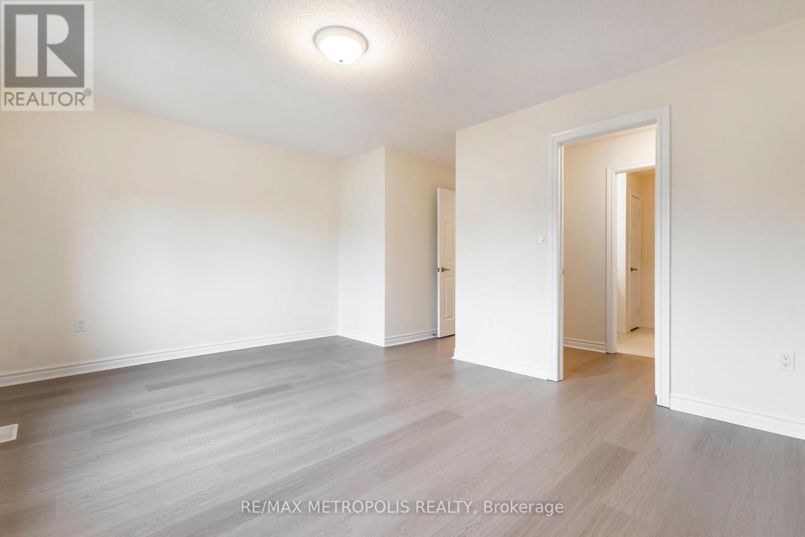 C15 - 619 Wild Ginger Avenue, Waterloo, ON - Indoor Photo Showing Other Room