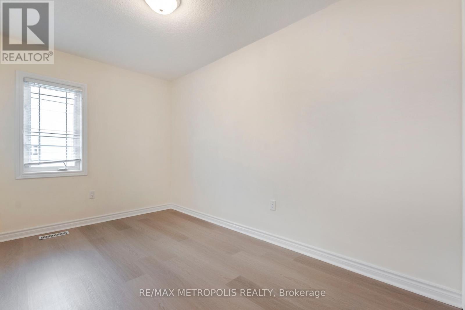 C15 - 619 Wild Ginger Avenue, Waterloo, ON - Indoor Photo Showing Other Room