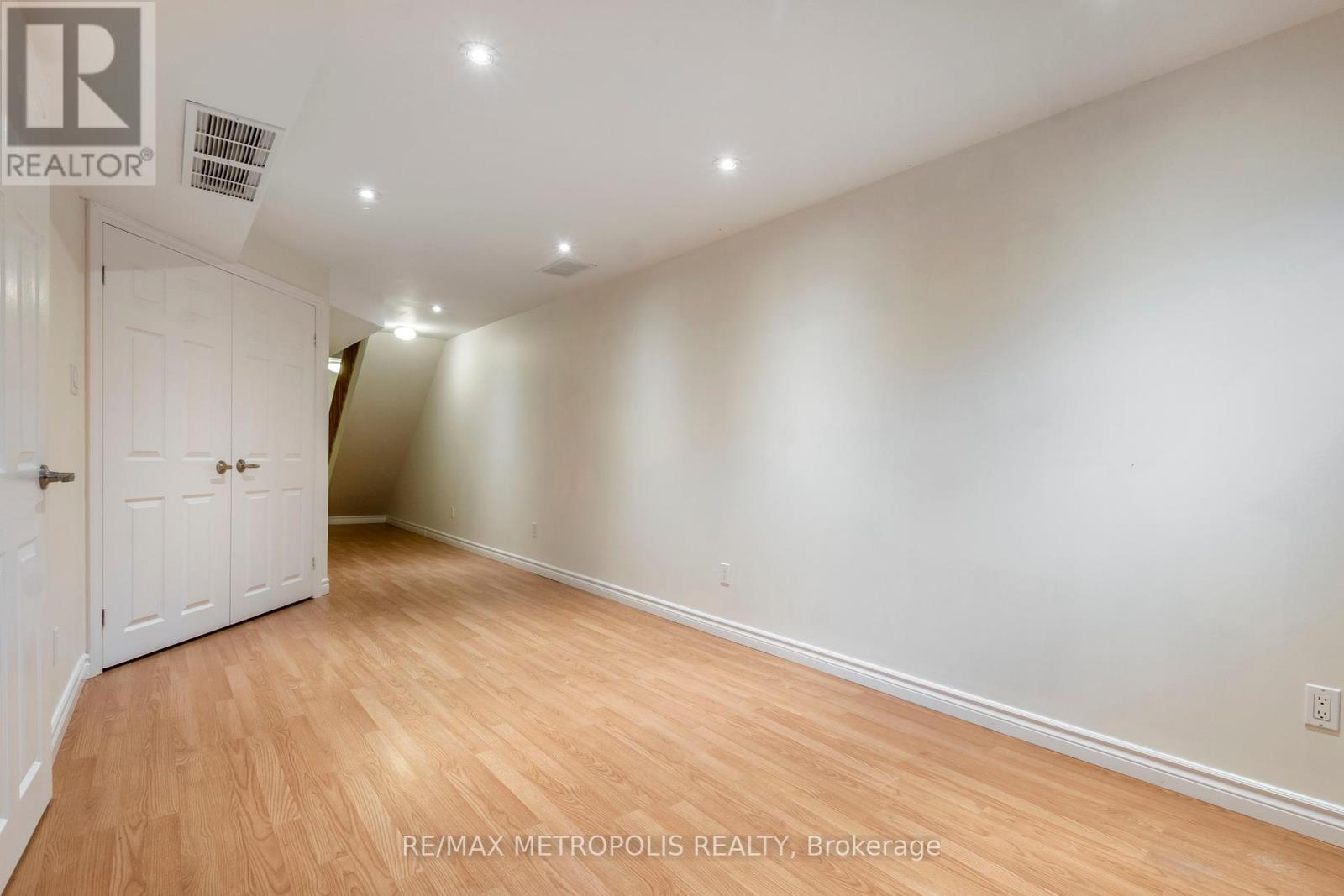 C15 - 619 Wild Ginger Avenue, Waterloo, ON - Indoor Photo Showing Other Room