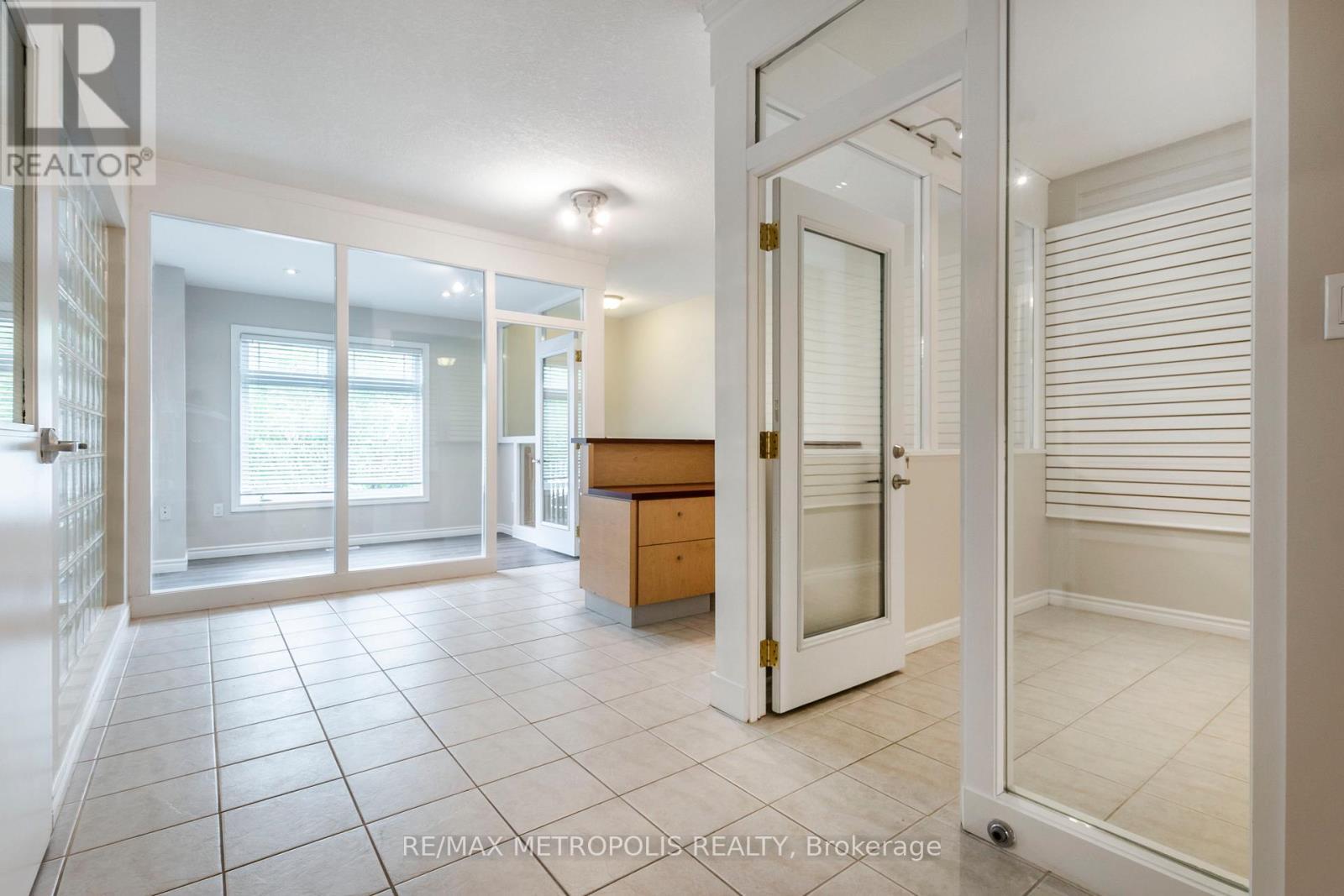 C15 - 619 Wild Ginger Avenue, Waterloo, ON - Indoor Photo Showing Other Room