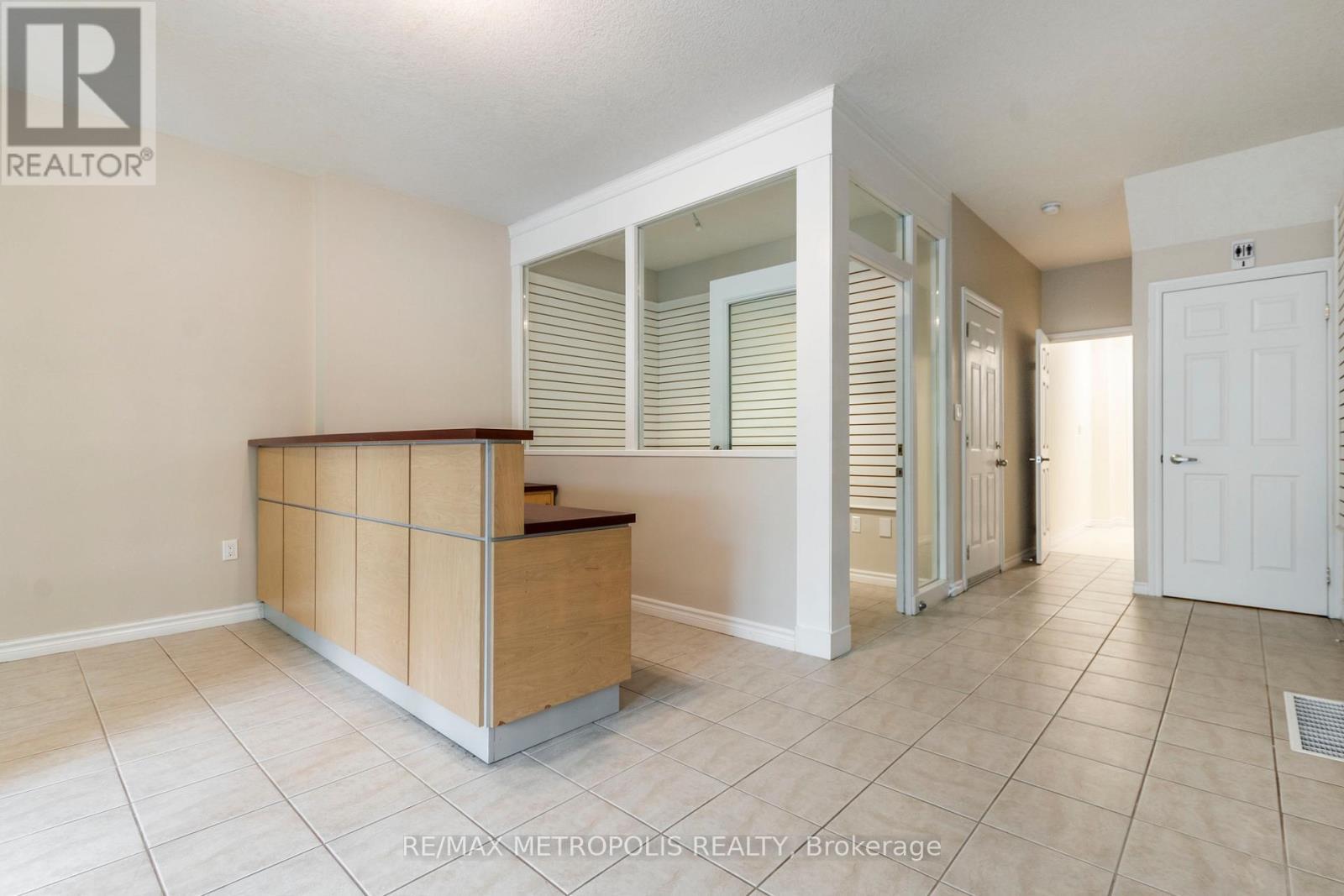 C15 - 619 Wild Ginger Avenue, Waterloo, ON - Indoor Photo Showing Other Room