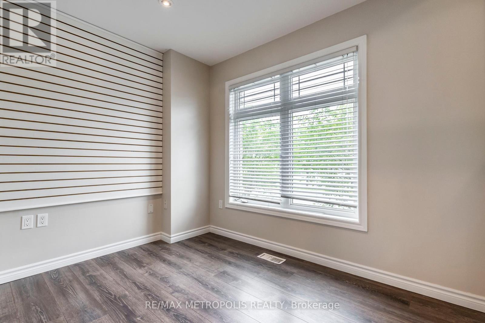 C15 - 619 Wild Ginger Avenue, Waterloo, ON - Indoor Photo Showing Other Room