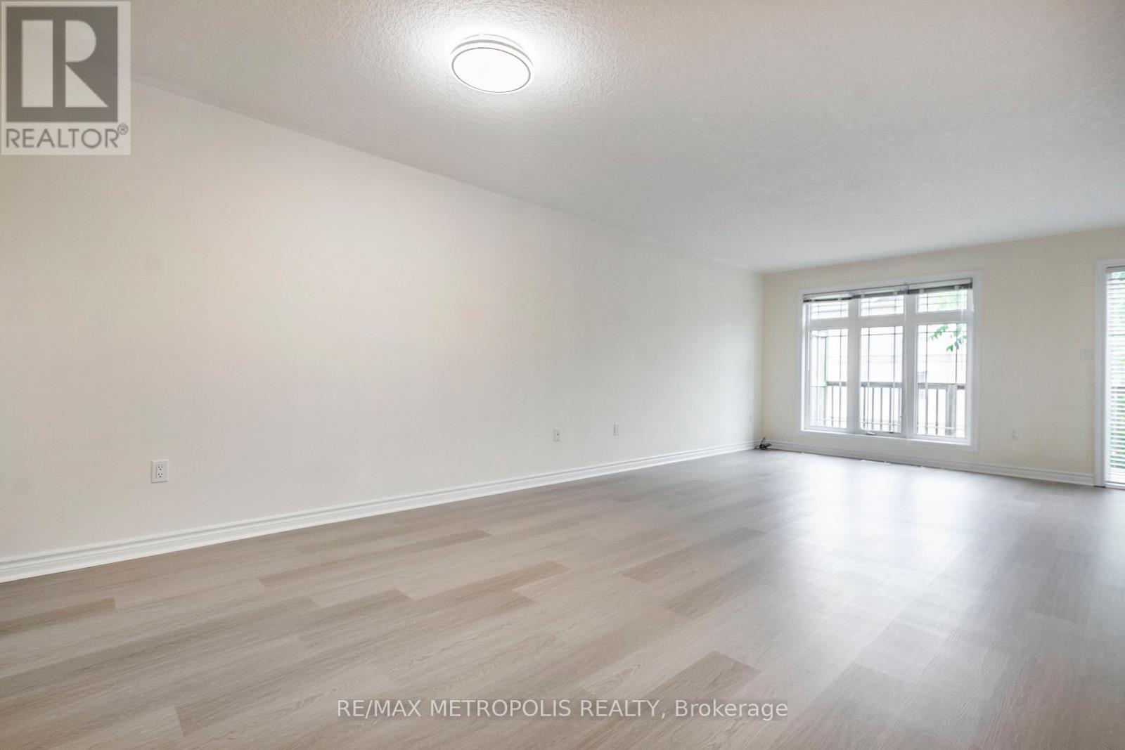 C15 - 619 Wild Ginger Avenue, Waterloo, ON - Indoor Photo Showing Other Room