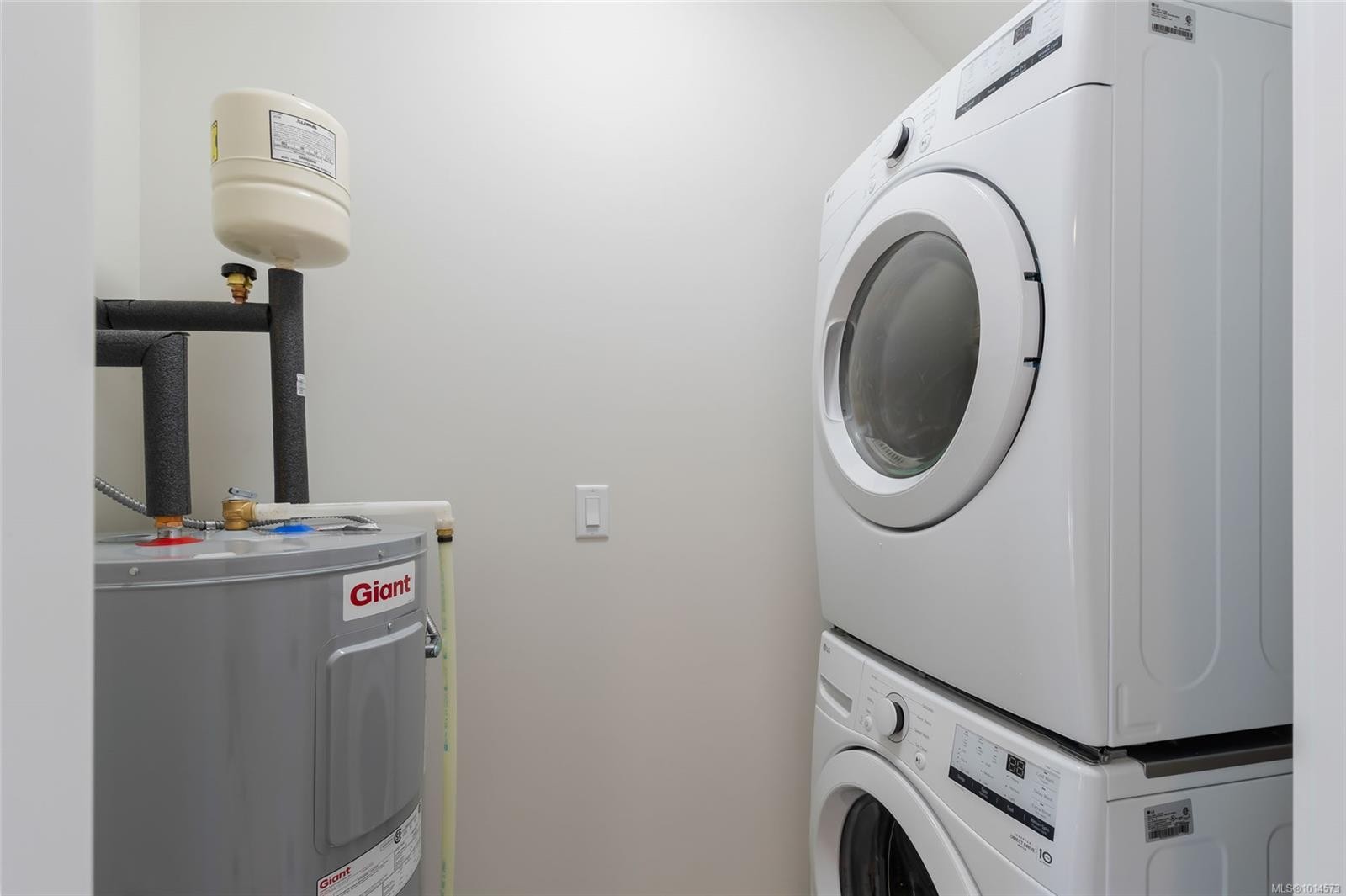764 Townsite Rd, Nanaimo, BC - Indoor Photo Showing Laundry Room
