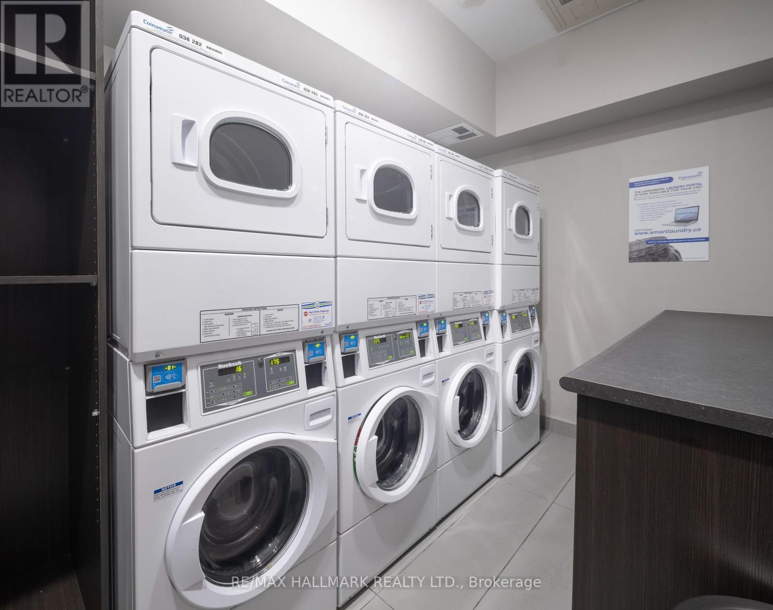 705 - 132 Berkeley Street, Toronto, ON - Indoor Photo Showing Laundry Room