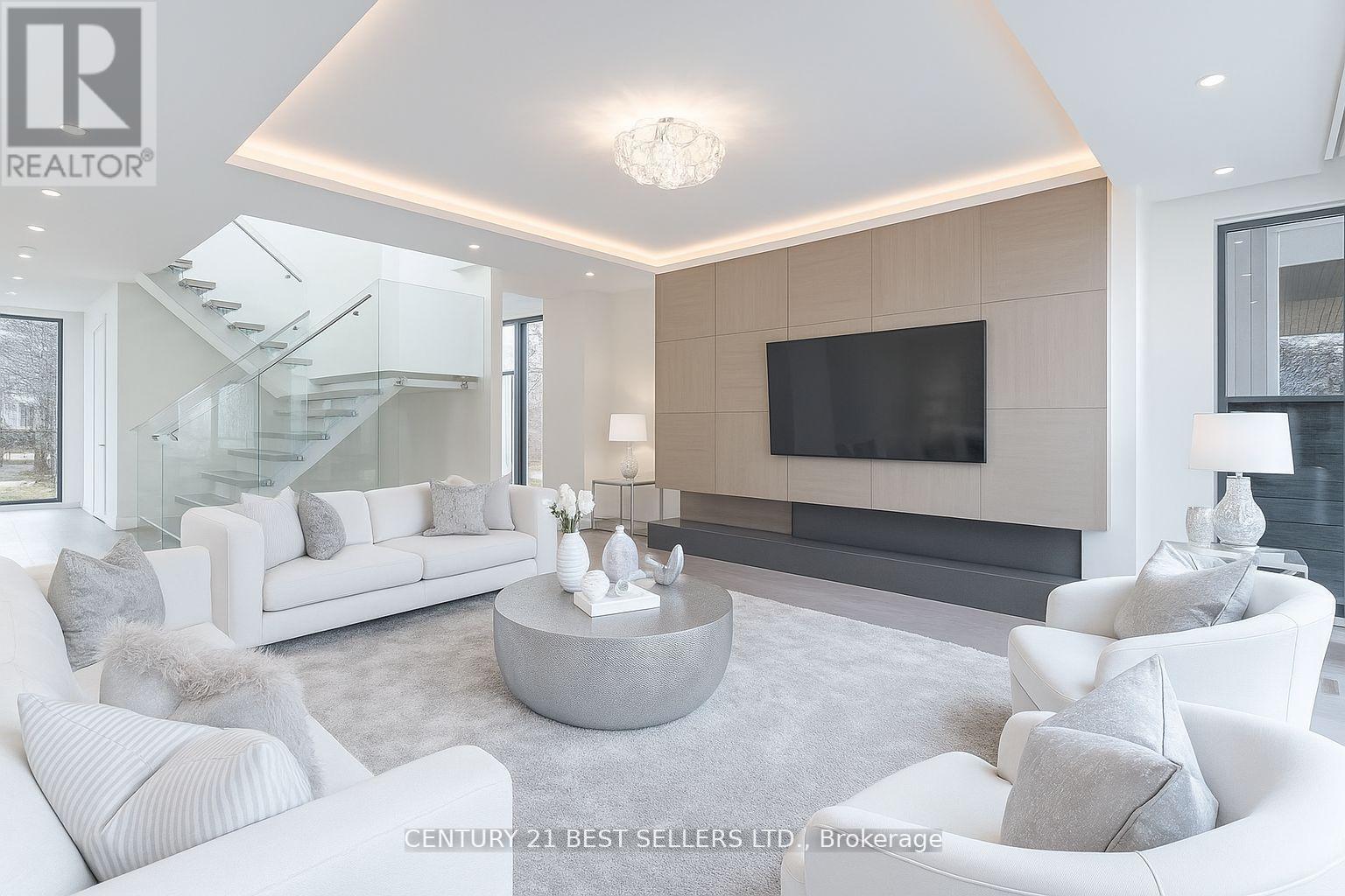 119 Cumberland Drive, Mississauga, ON - Indoor Photo Showing Living Room