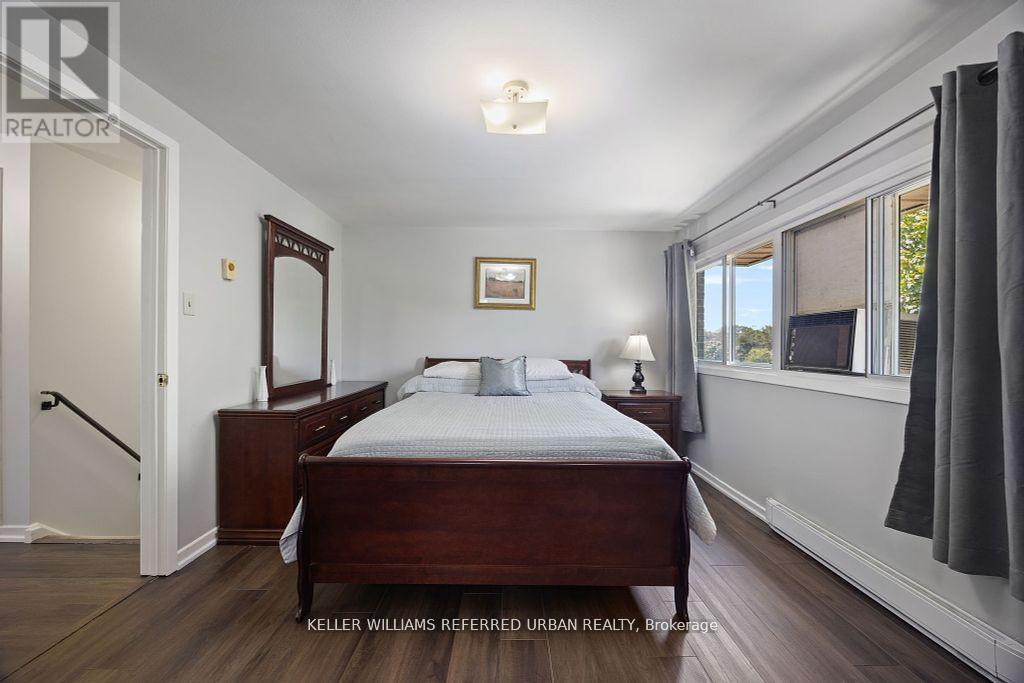 2 Sebastian Cabot Way, Toronto, ON - Indoor Photo Showing Bedroom