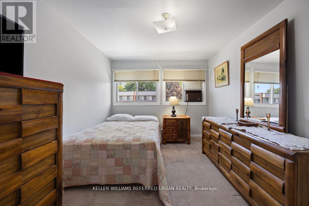 2 Sebastian Cabot Way, Toronto, ON - Indoor Photo Showing Bedroom