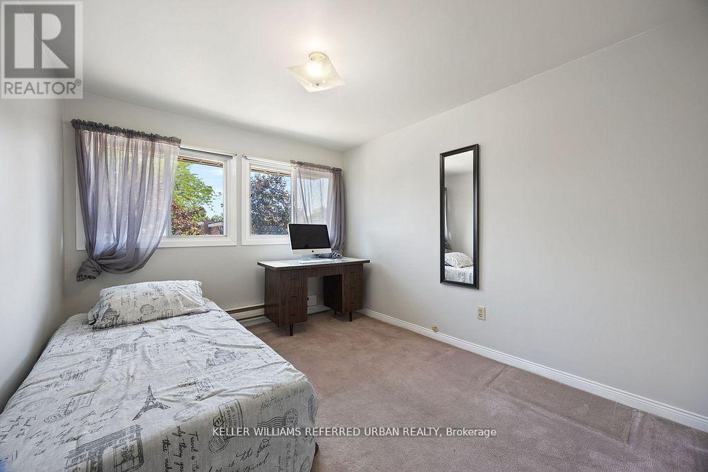 2 Sebastian Cabot Way, Toronto, ON - Indoor Photo Showing Bedroom