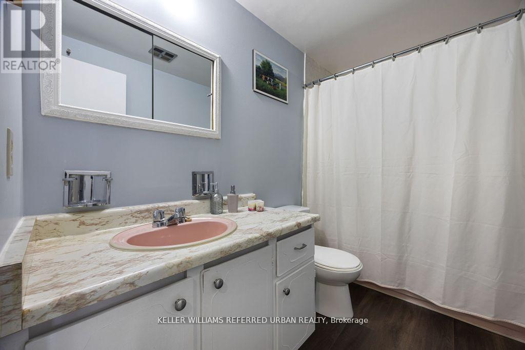 2 Sebastian Cabot Way, Toronto, ON - Indoor Photo Showing Bathroom