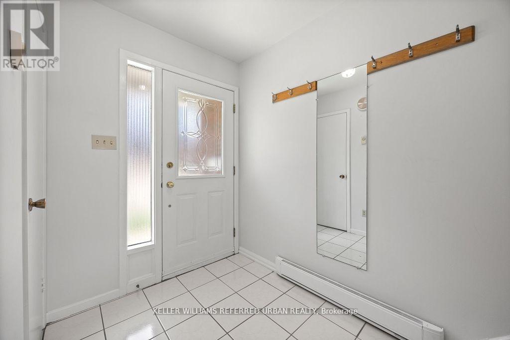 2 Sebastian Cabot Way, Toronto, ON - Indoor Photo Showing Other Room