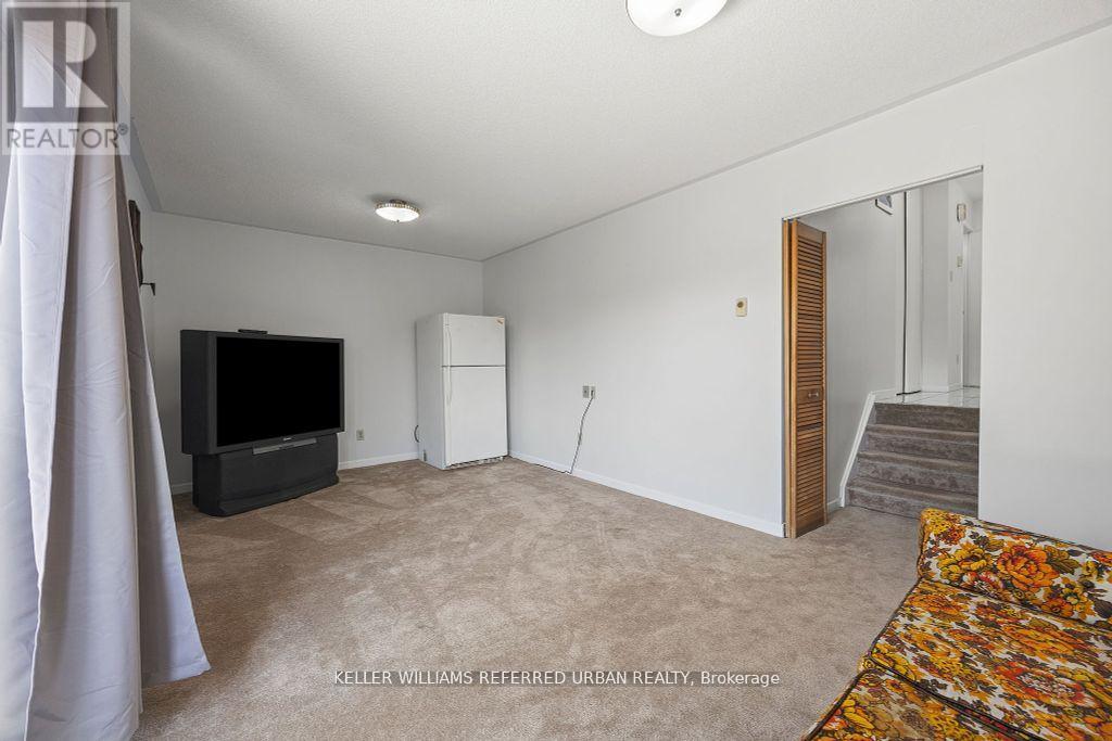 2 Sebastian Cabot Way, Toronto, ON - Indoor Photo Showing Other Room