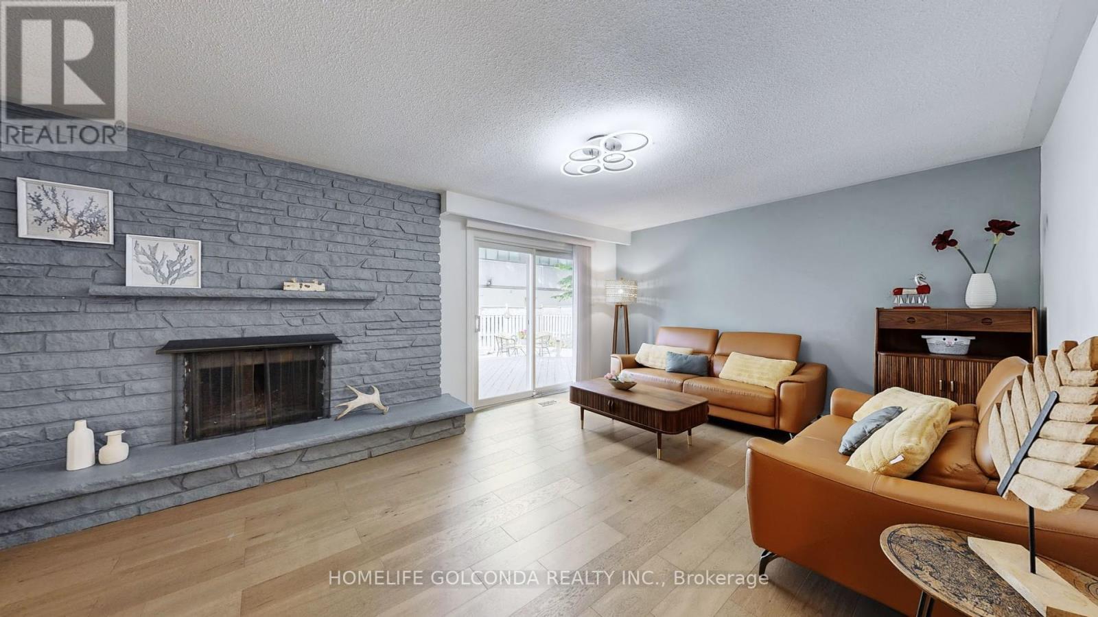 54 Senator Reesor'S Drive, Markham, ON - Indoor Photo Showing Living Room With Fireplace
