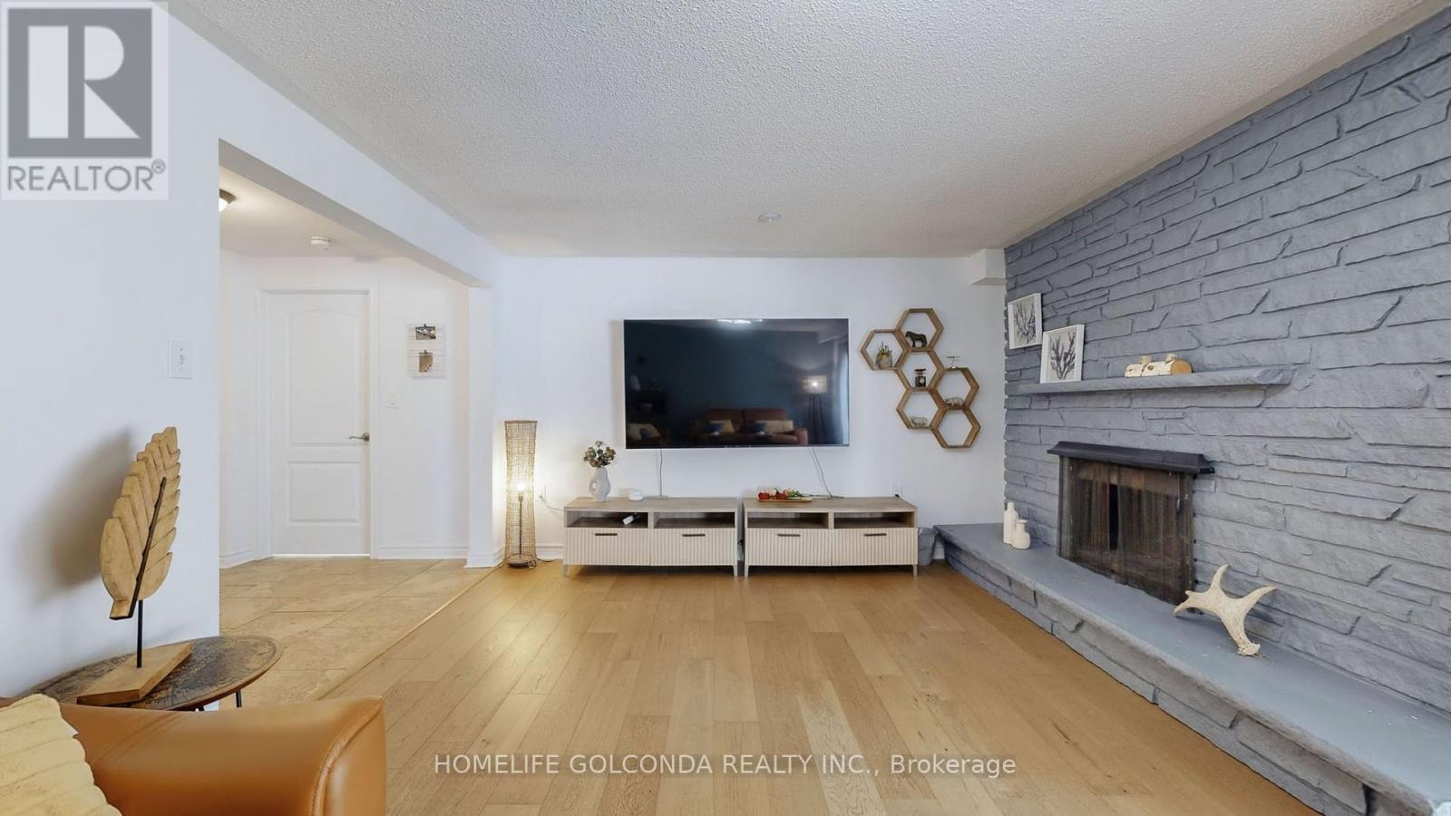 54 Senator Reesor'S Drive, Markham, ON - Indoor Photo Showing Living Room With Fireplace