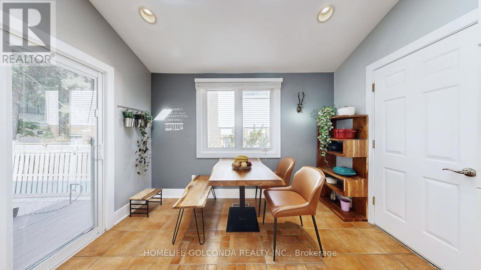 54 Senator Reesor'S Drive, Markham, ON - Indoor Photo Showing Dining Room