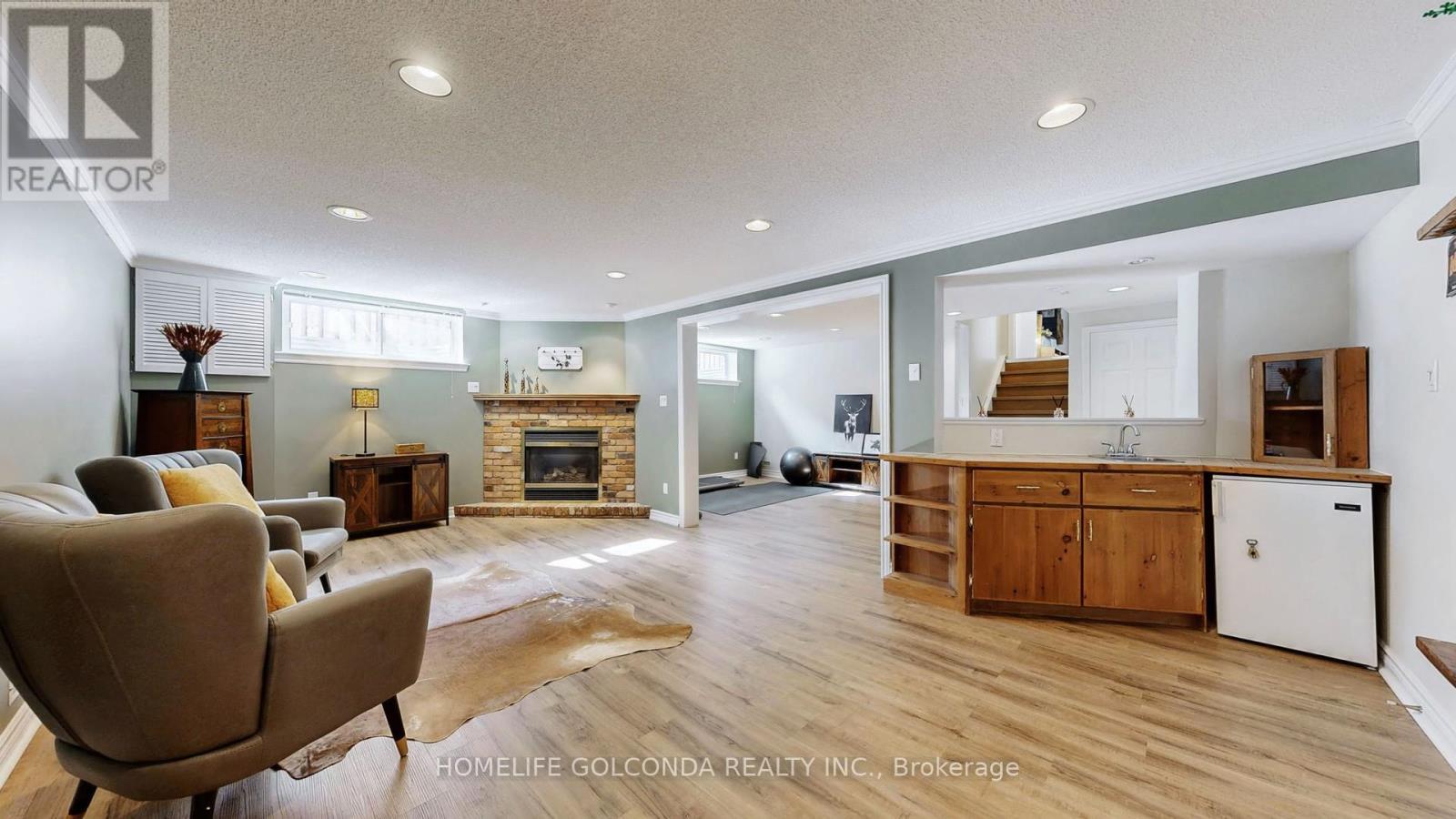 54 Senator Reesor'S Drive, Markham, ON - Indoor Photo Showing Living Room With Fireplace