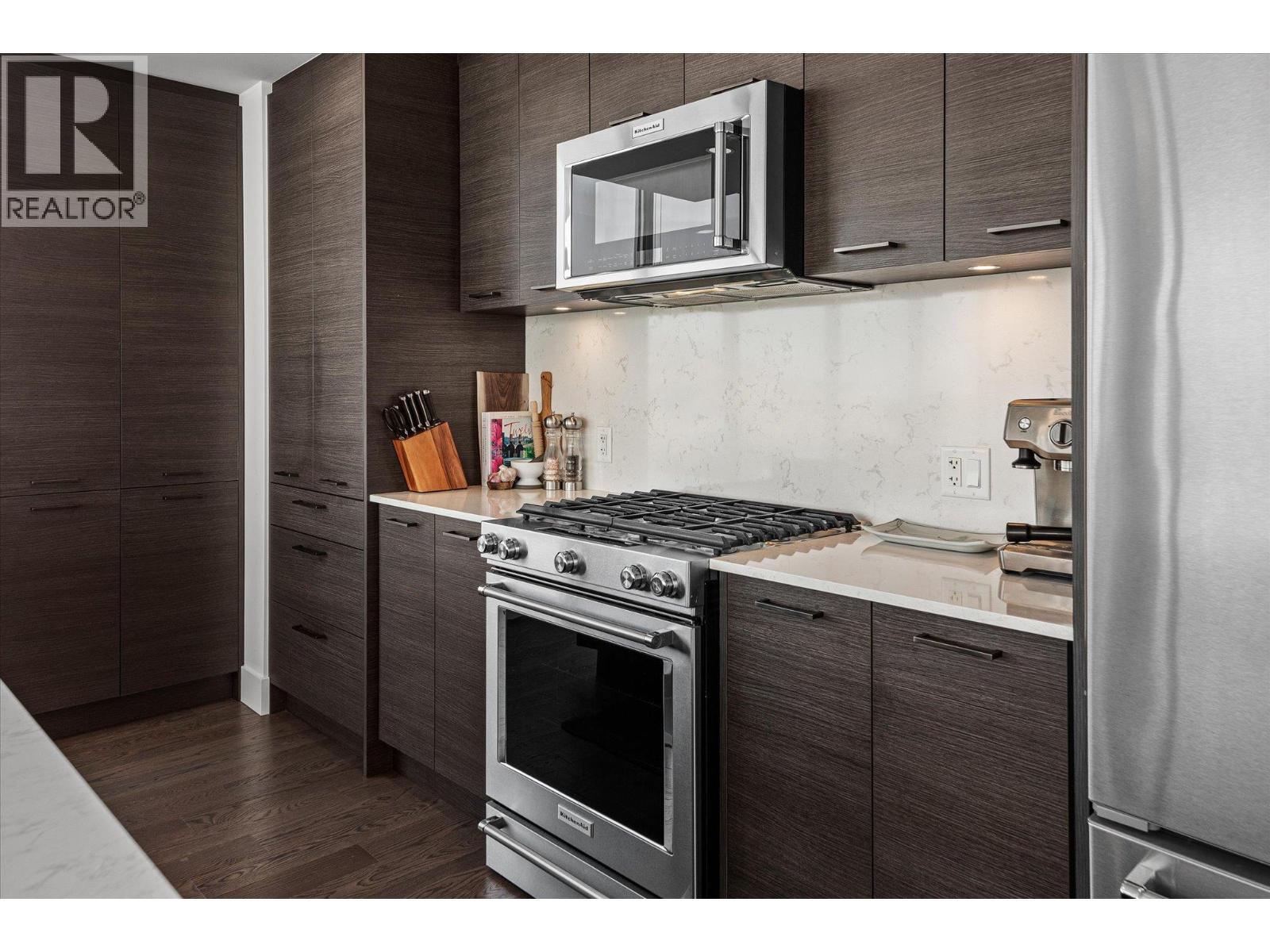 1191 Sunset Drive Unit# 2906 Lot# 191, Kelowna, BC - Indoor Photo Showing Kitchen With Upgraded Kitchen