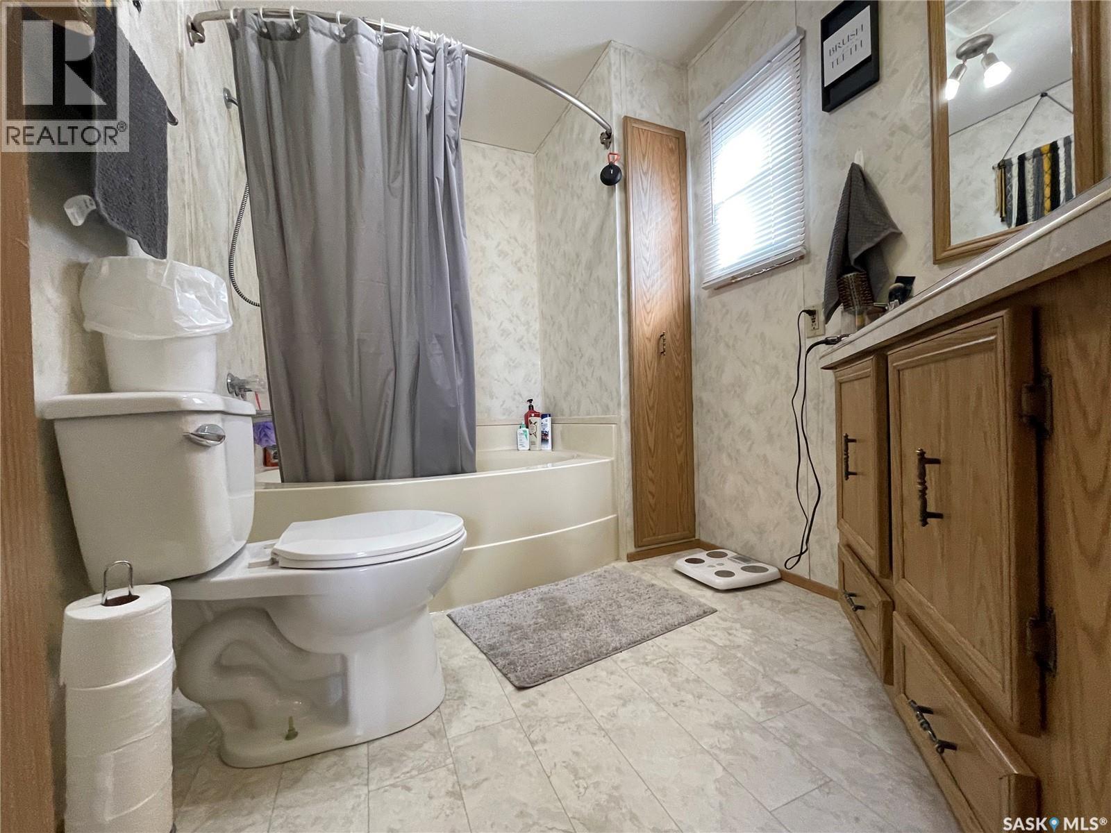 75 Jackson Drive, Kindersley, SK