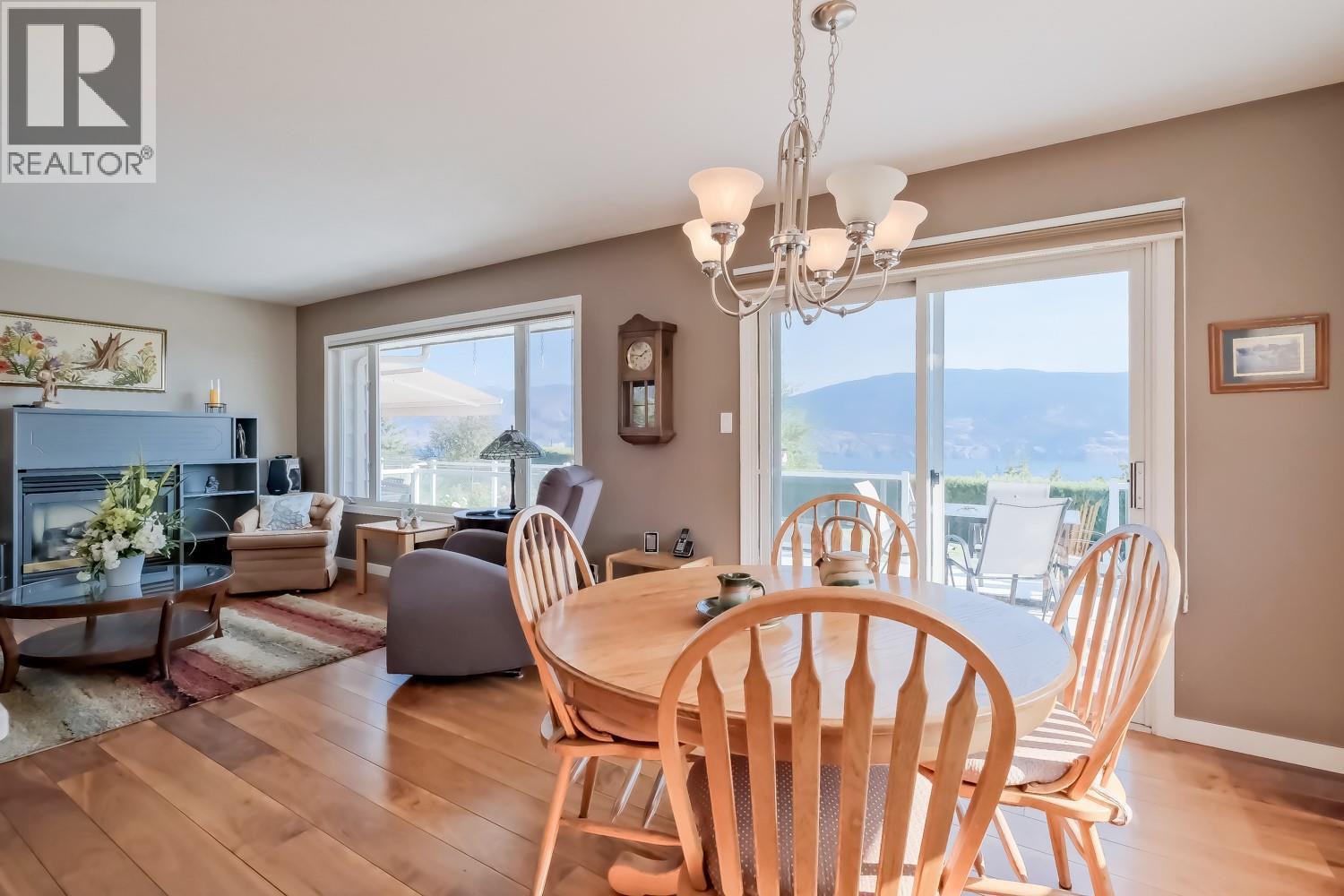 13391 Mcclure Place, Summerland, BC - Indoor Photo Showing Dining Room