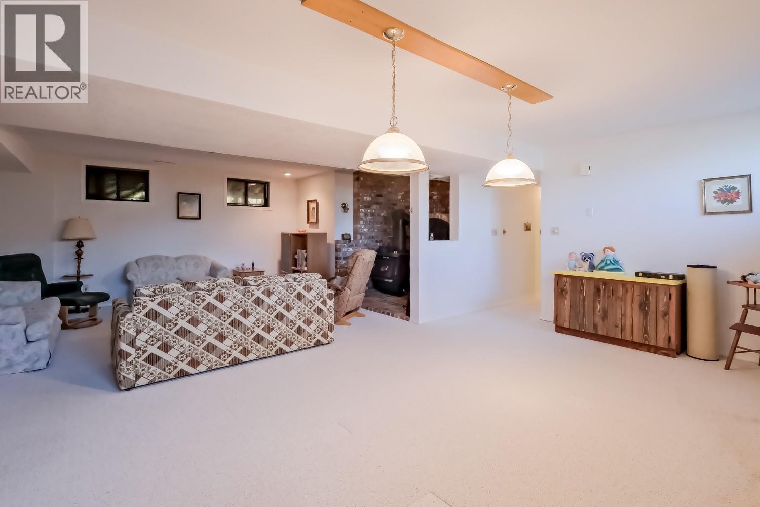 13391 Mcclure Place, Summerland, BC - Indoor Photo Showing Other Room