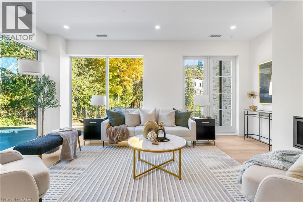 6523 Wellington 7 Road Unit# 32, Elora, ON - Indoor Photo Showing Living Room