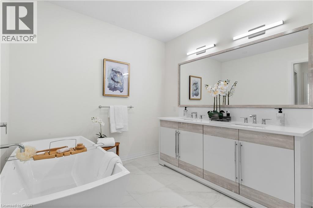 6523 Wellington 7 Road Unit# 32, Elora, ON - Indoor Photo Showing Bathroom