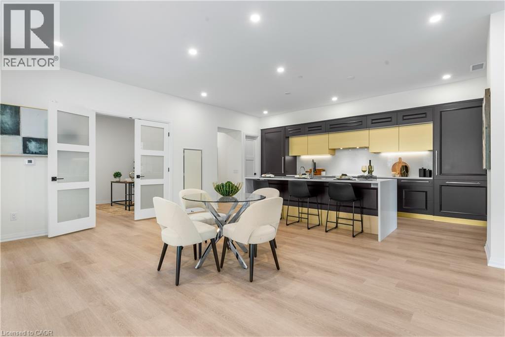 6523 Wellington 7 Road Unit# 32, Elora, ON - Indoor Photo Showing Dining Room