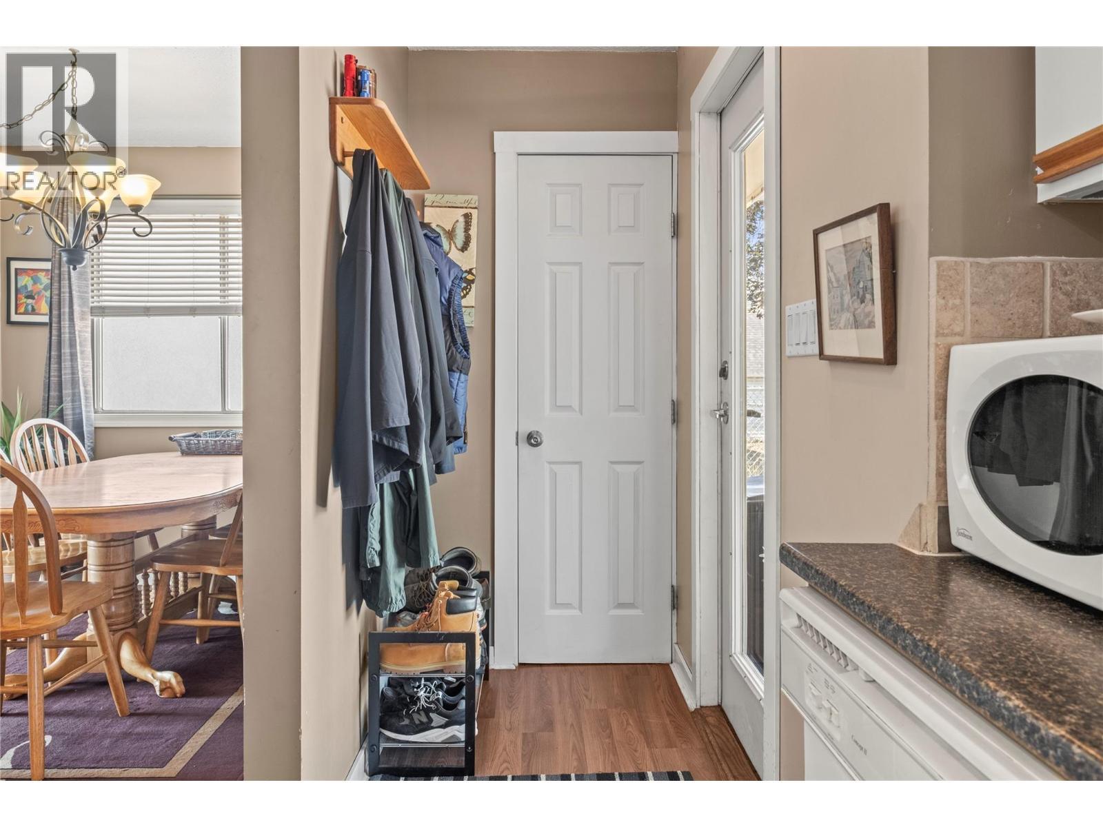 2107 24 Avenue, Vernon, BC - Indoor Photo Showing Laundry Room