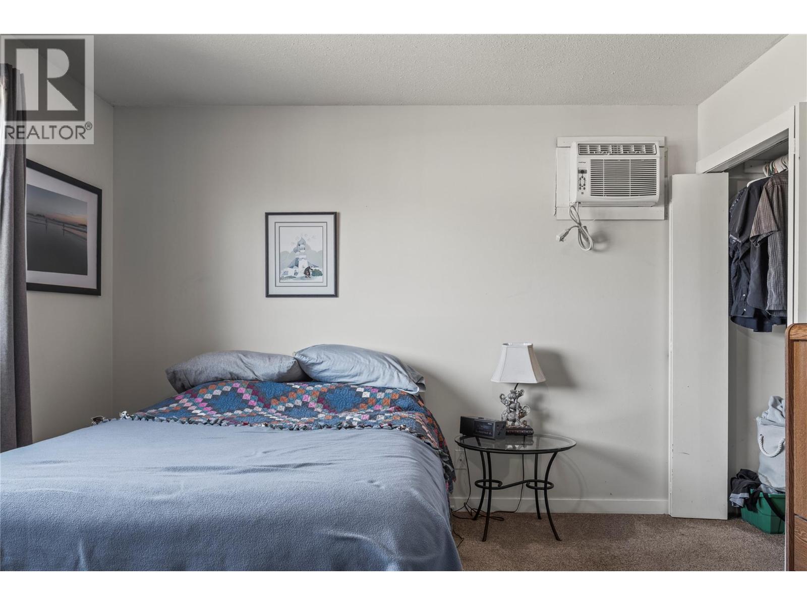 2107 24 Avenue, Vernon, BC - Indoor Photo Showing Bedroom