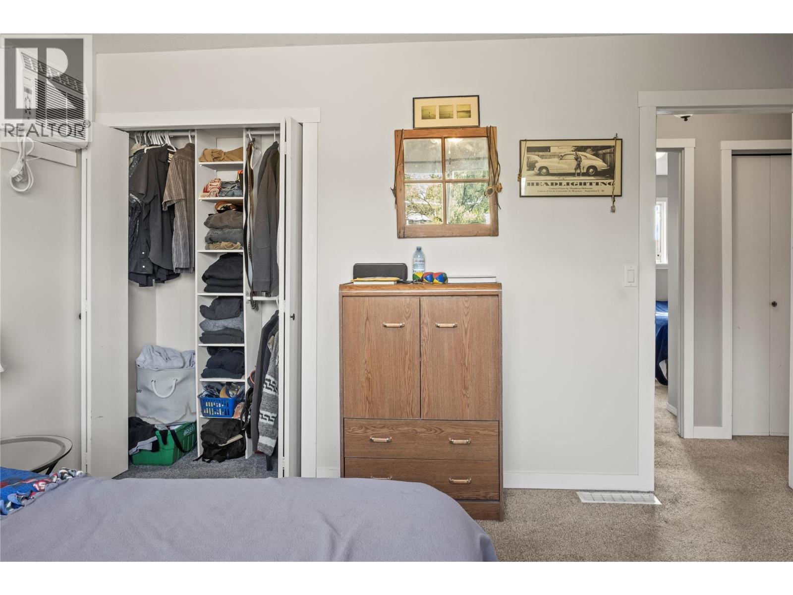2107 24 Avenue, Vernon, BC - Indoor Photo Showing Bedroom