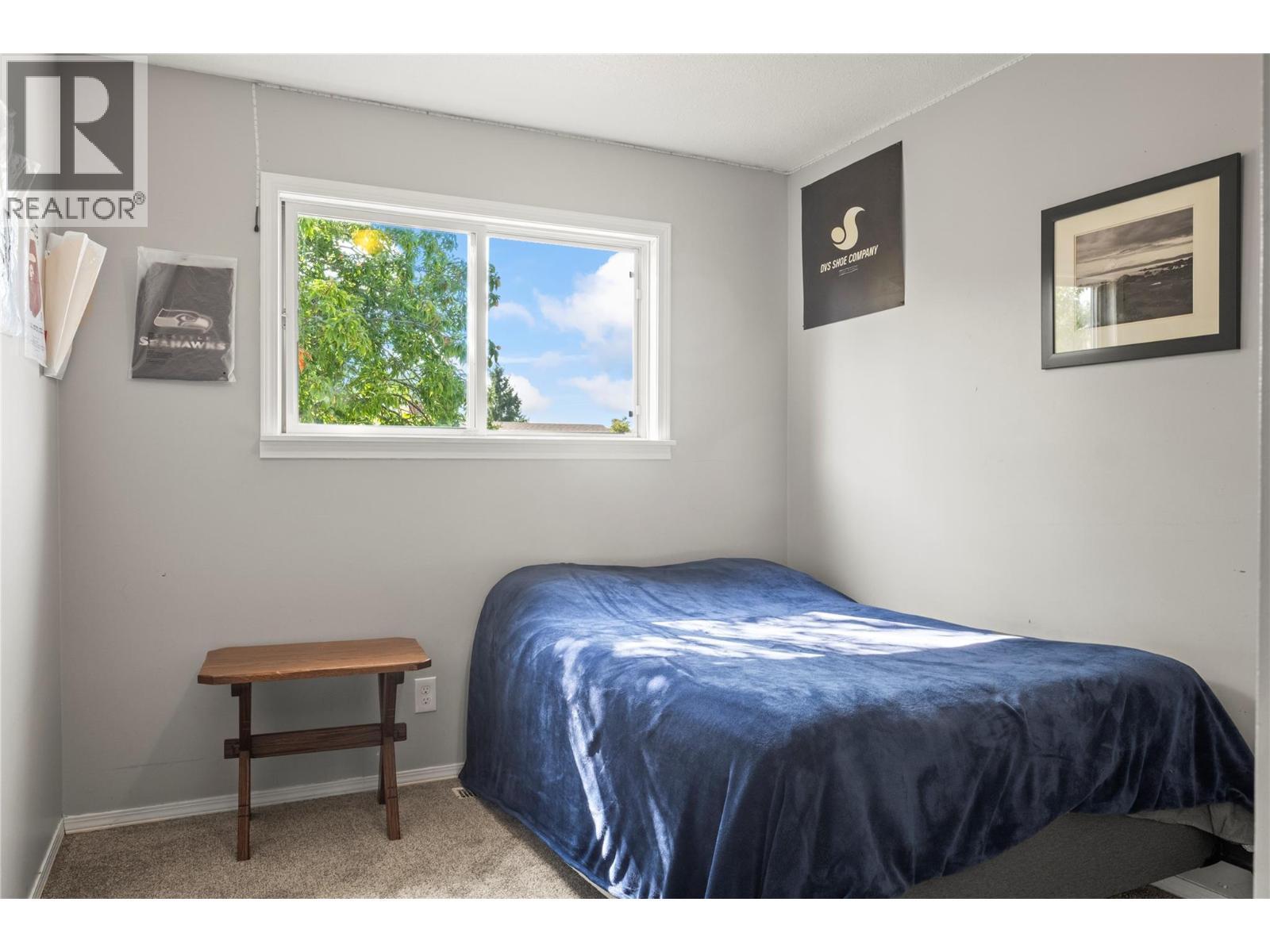 2107 24 Avenue, Vernon, BC - Indoor Photo Showing Bedroom