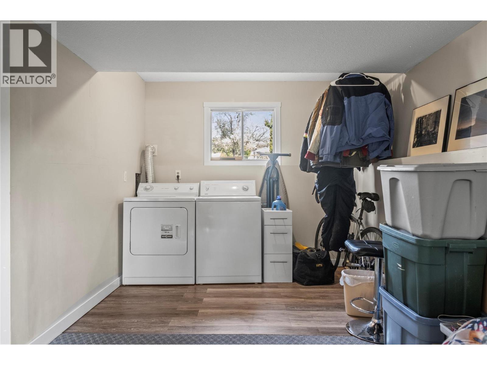 2107 24 Avenue, Vernon, BC - Indoor Photo Showing Laundry Room