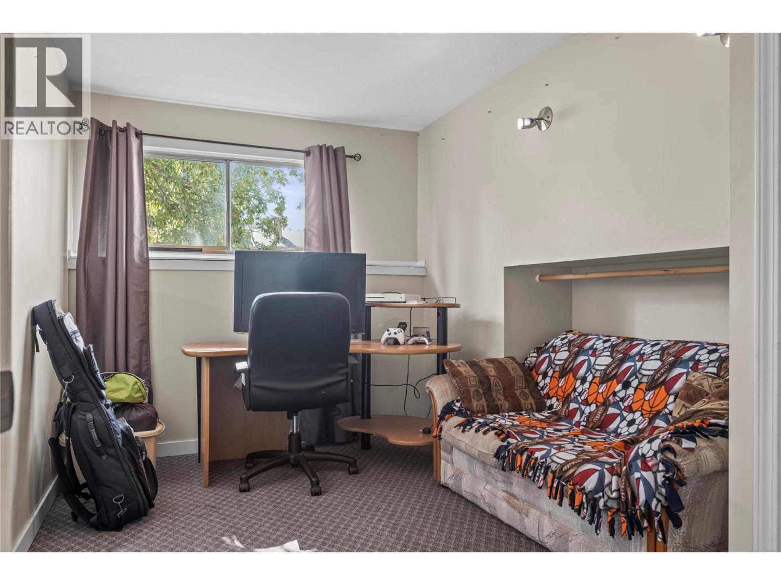 2107 24 Avenue, Vernon, BC - Indoor