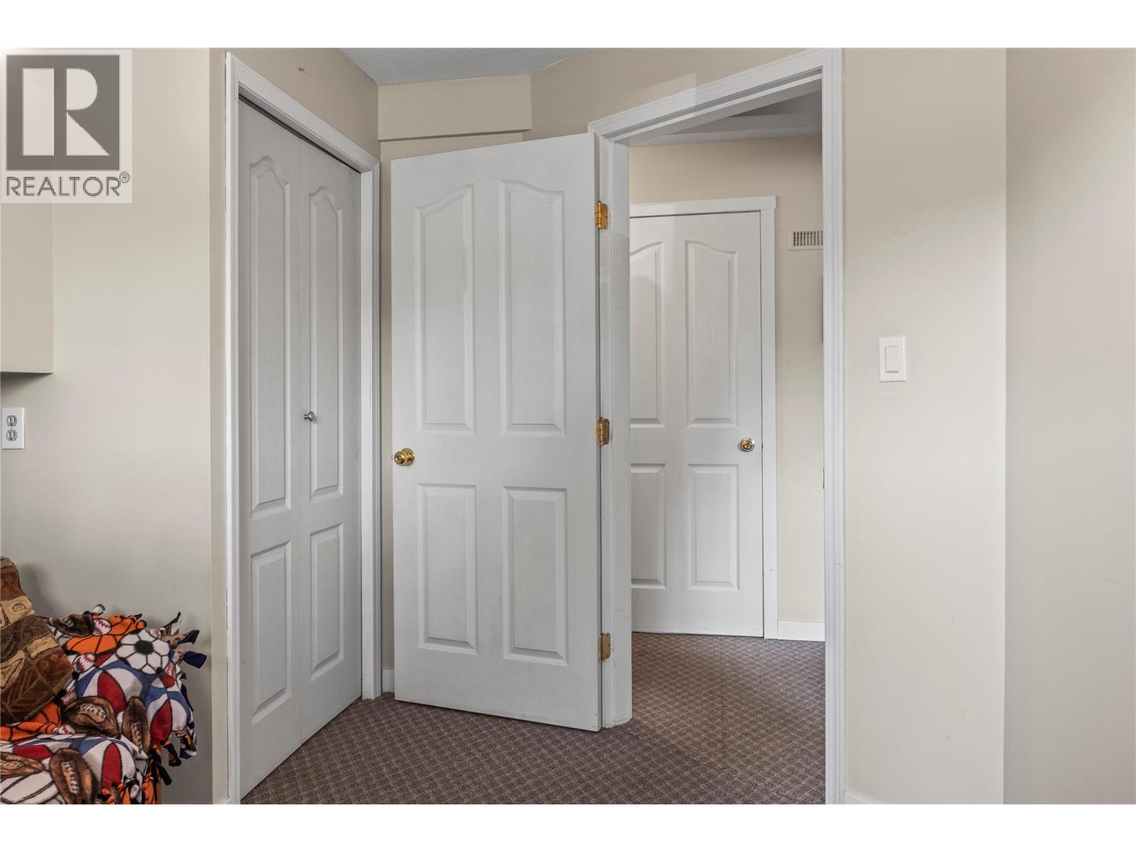 2107 24 Avenue, Vernon, BC - Indoor Photo Showing Other Room