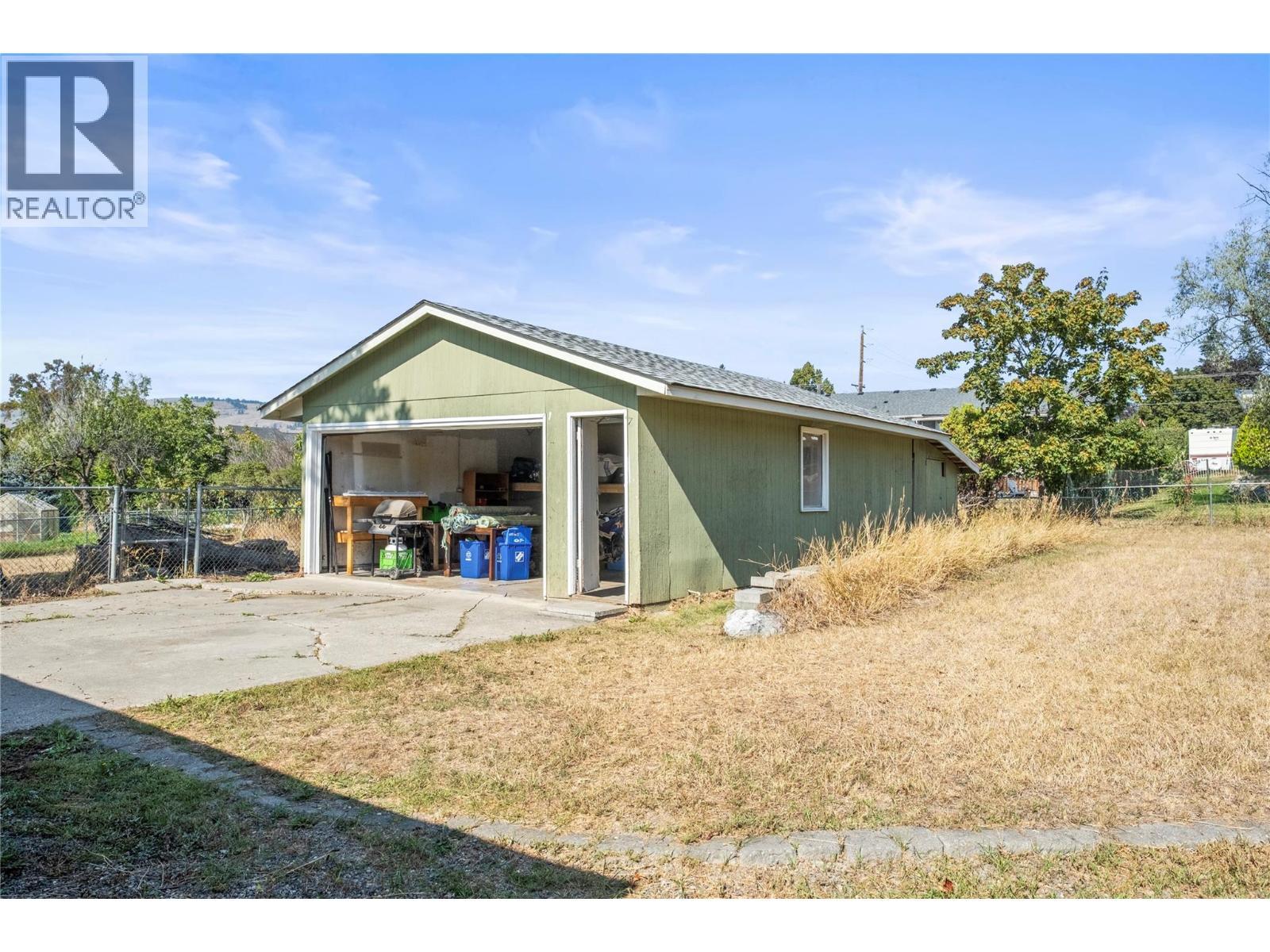 garage - 2107 24 Avenue, Vernon, BC - Outdoor