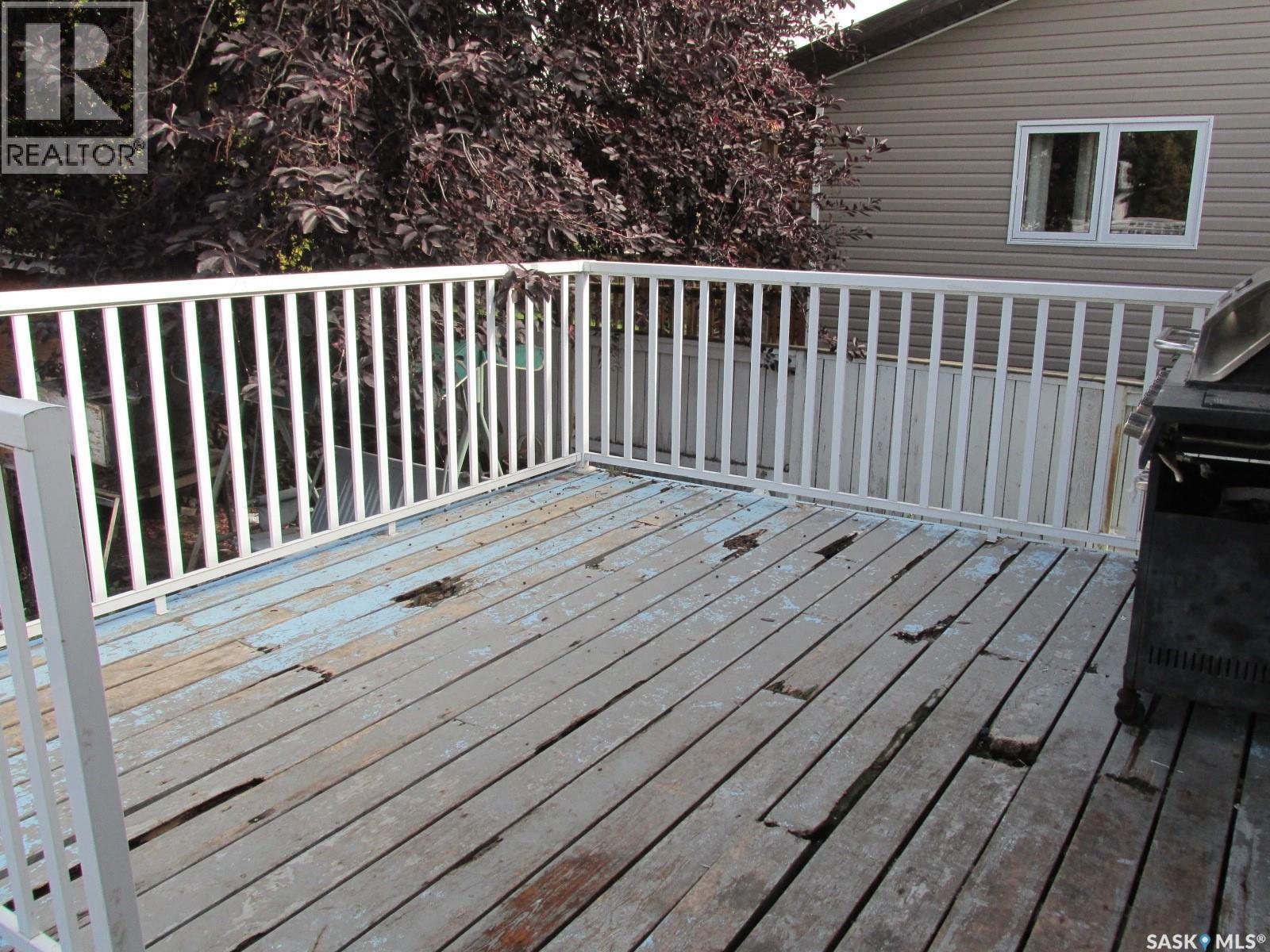 617 8Th Avenue W, Nipawin, SK - Outdoor With Deck Patio Veranda With Exterior