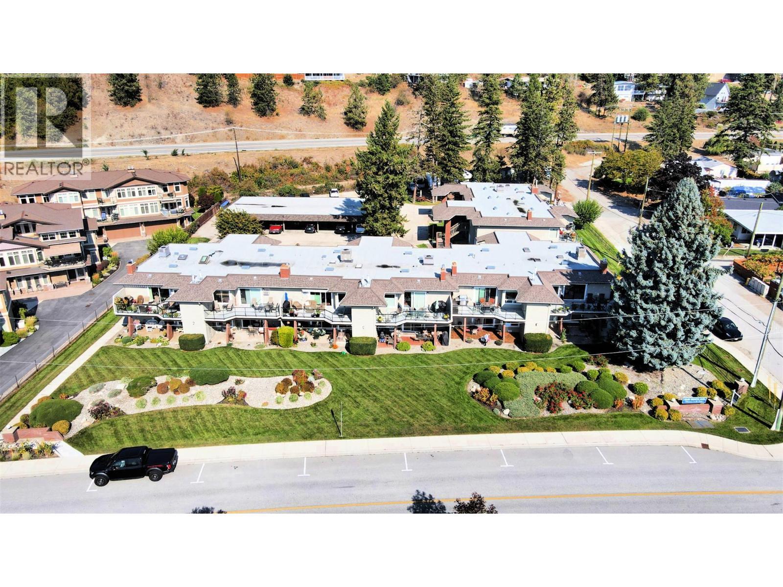 4340A Beach Avenue Unit# 102, Peachland, BC - Outdoor With View