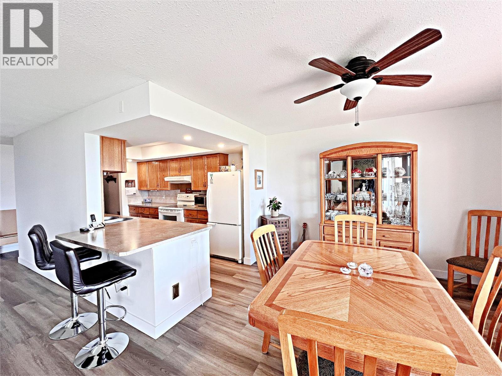 4340A Beach Avenue Unit# 102, Peachland, BC - Indoor Photo Showing Dining Room
