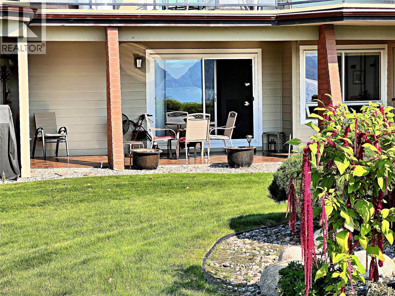 4340A Beach Avenue Unit# 102, Peachland, BC - Outdoor