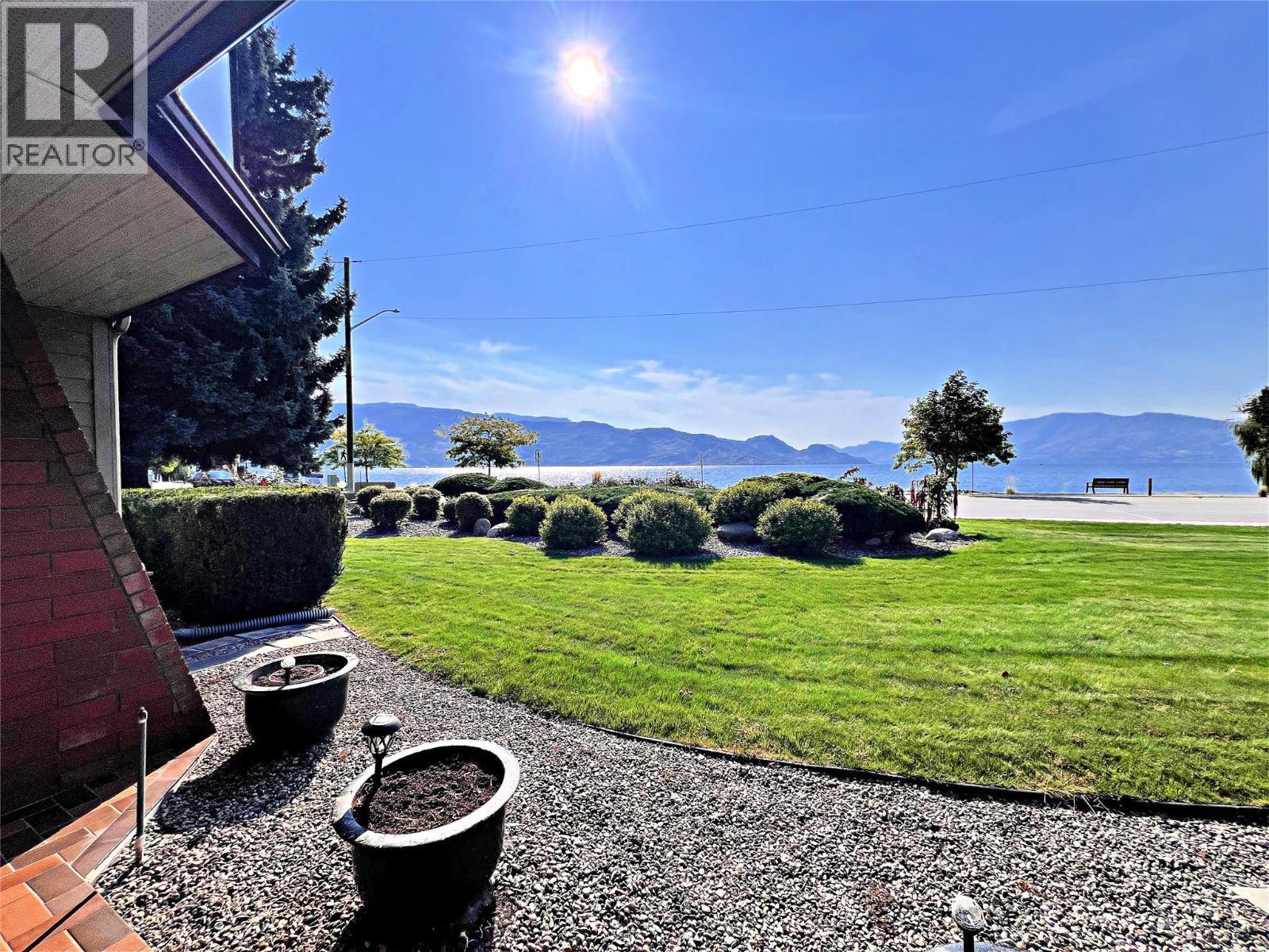 4340A Beach Avenue Unit# 102, Peachland, BC - Outdoor