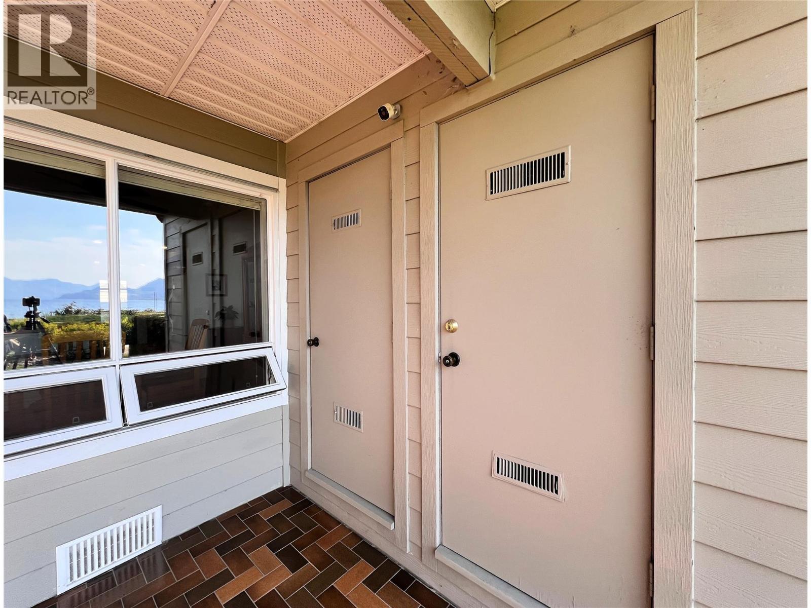 4340A Beach Avenue Unit# 102, Peachland, BC - Outdoor With Exterior