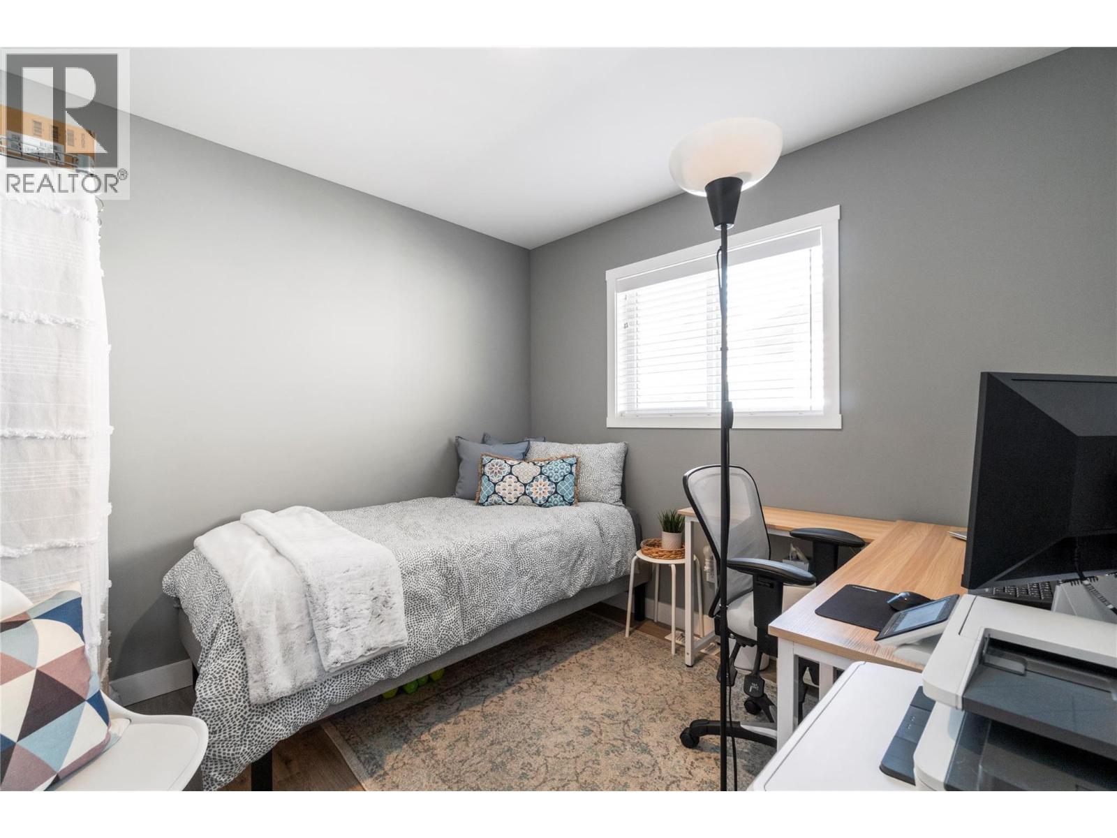 728 Elderberry Walk, Sicamous, BC - Indoor Photo Showing Bedroom