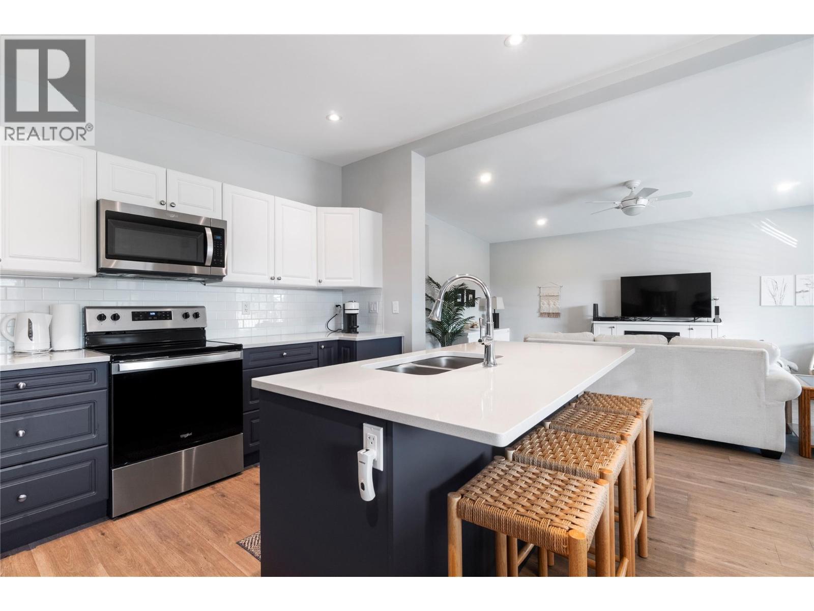 728 Elderberry Walk, Sicamous, BC - Indoor Photo Showing Kitchen With Stainless Steel Kitchen With Double Sink