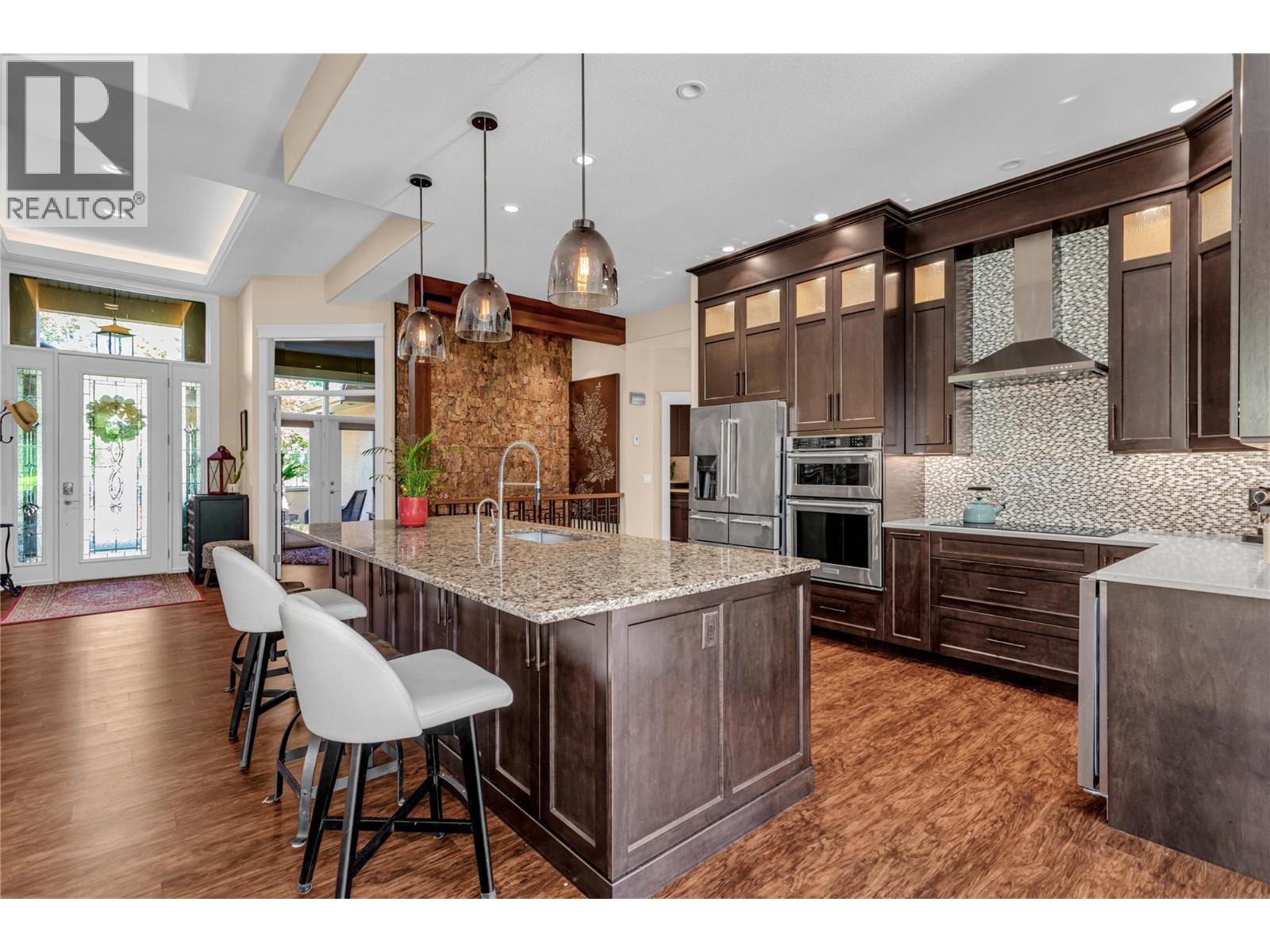 4157 Gallaghers Parkland Drive, Kelowna, BC - Indoor Photo Showing Kitchen With Upgraded Kitchen