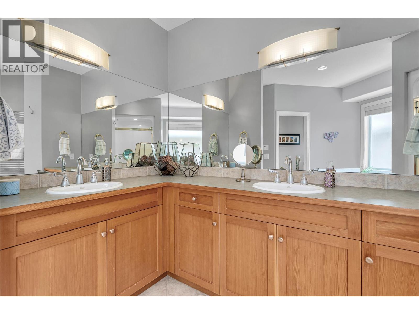 4157 Gallaghers Parkland Drive, Kelowna, BC - Indoor Photo Showing Bathroom