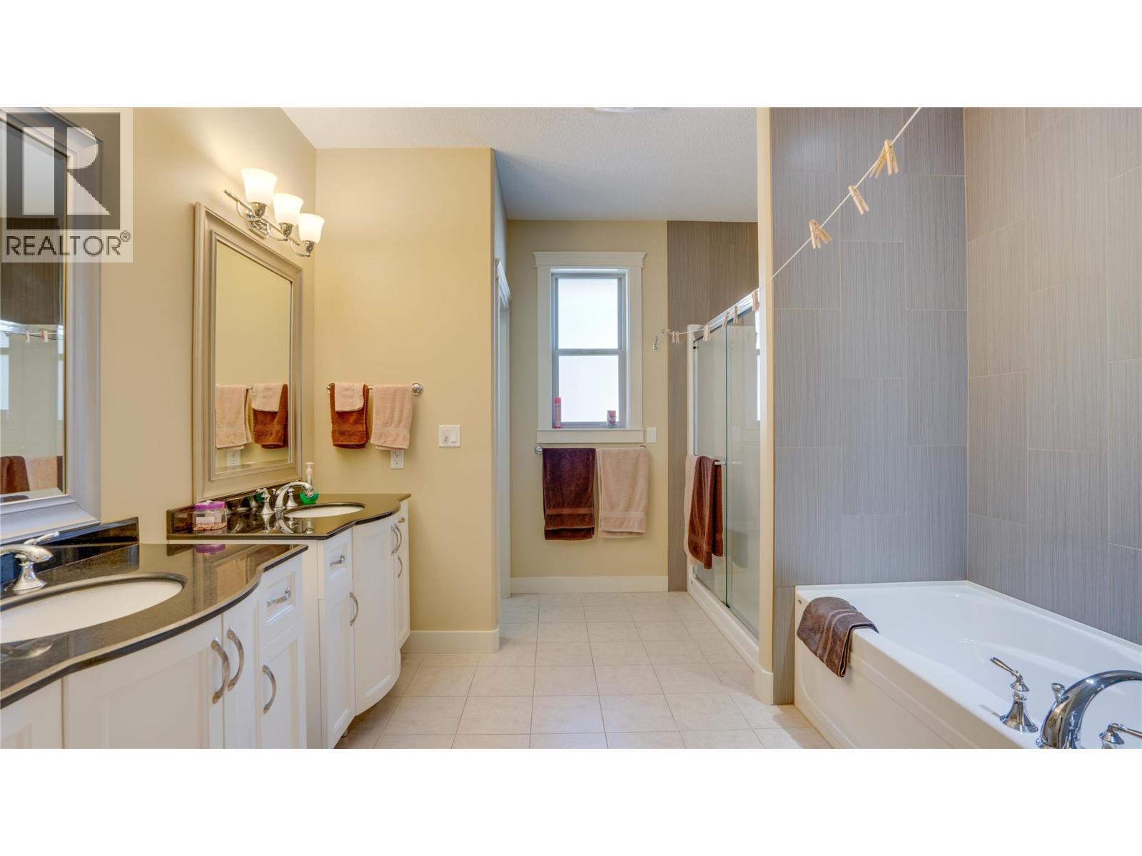 Main Bathroom - 567 Mt Ida Drive, Coldstream, BC - Indoor Photo Showing Bathroom